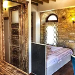 Parmis Boutique House Πανσιόν 3*