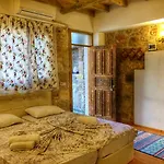 Parmis Boutique House Πανσιόν