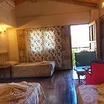 Πανσιόν Parmis Boutique House Çeşme