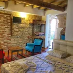 Πανσιόν Parmis Boutique House