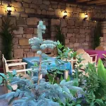 Πανσιόν Parmis Boutique House 3*