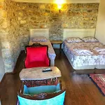 Πανσιόν Parmis Boutique House 3*