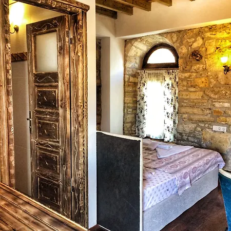 Parmis Boutique House בית הארחה 3*