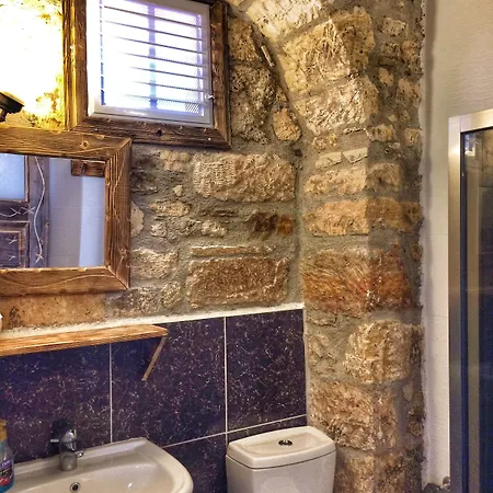 בית הארחה Parmis Boutique House