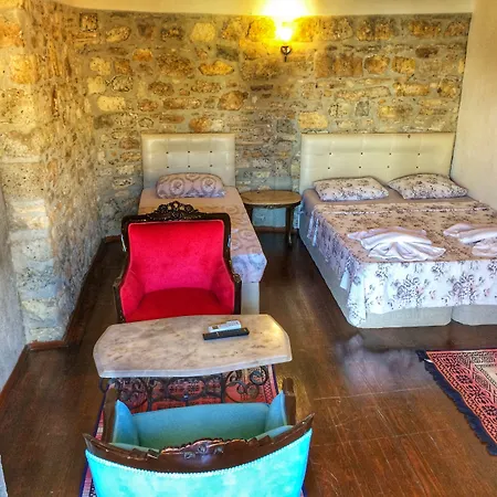 בית הארחה Parmis Boutique House 3*