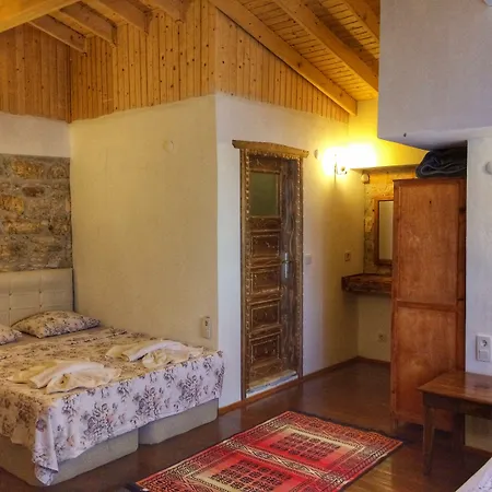 בית הארחה Parmis Boutique House
