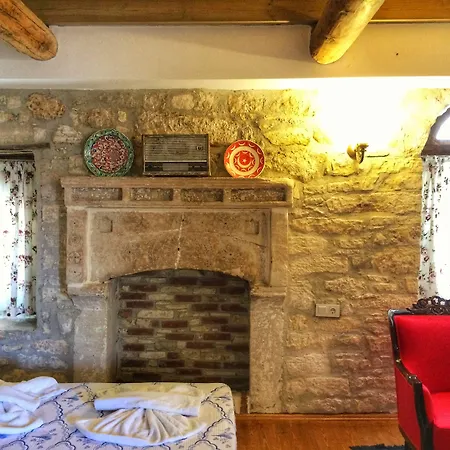 Parmis Boutique House בית הארחה