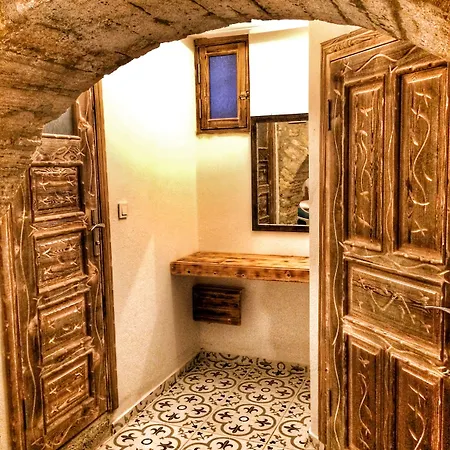 Parmis Boutique House בית הארחה 3*