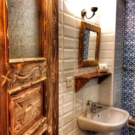 Parmis Boutique House בית הארחה 3*