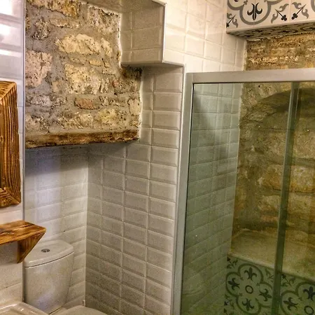 בית הארחה Parmis Boutique House