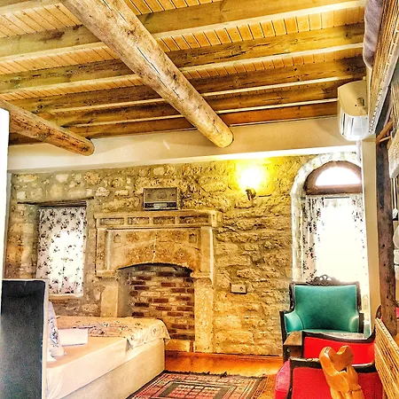 בית הארחה Parmis Boutique House