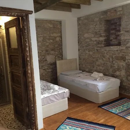 בית הארחה Parmis Boutique House