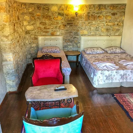 בית הארחה Parmis Boutique House 3*