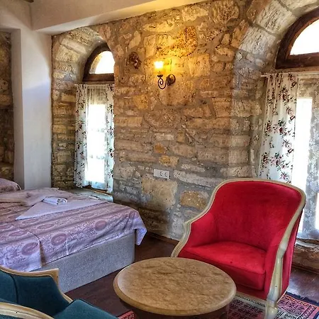 Parmis Boutique House Penzion 3*