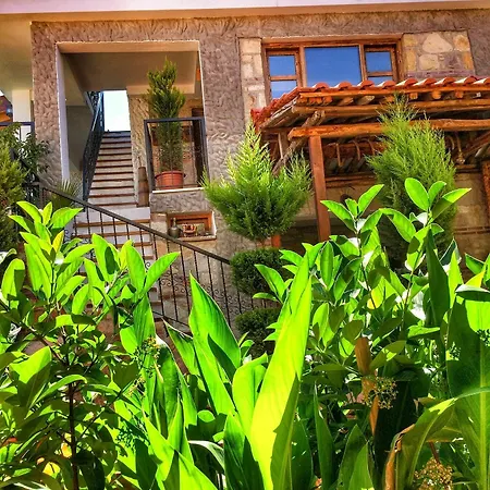 Parmis Boutique House 3*